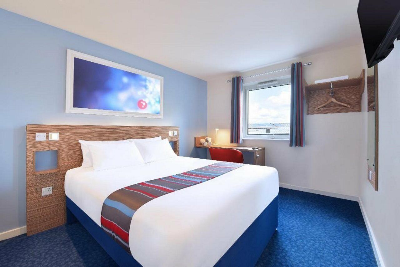 Travelodge London Raynes Park Exterior foto