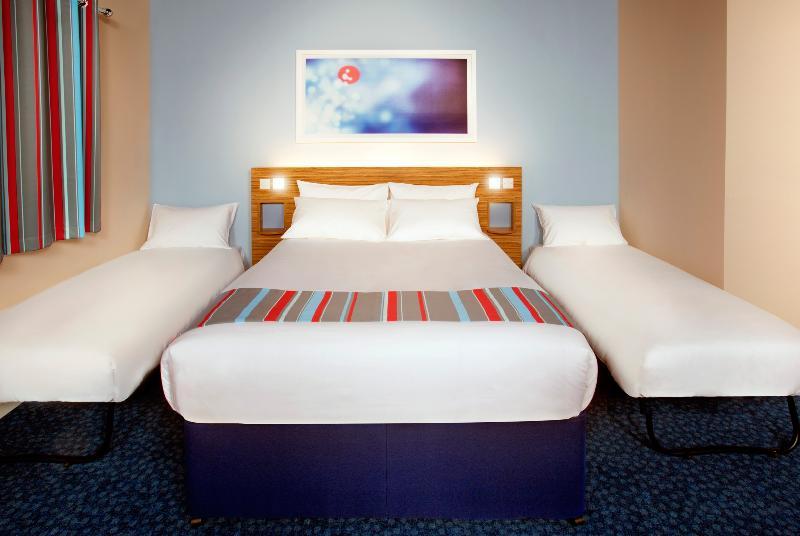 Travelodge London Raynes Park Exterior foto